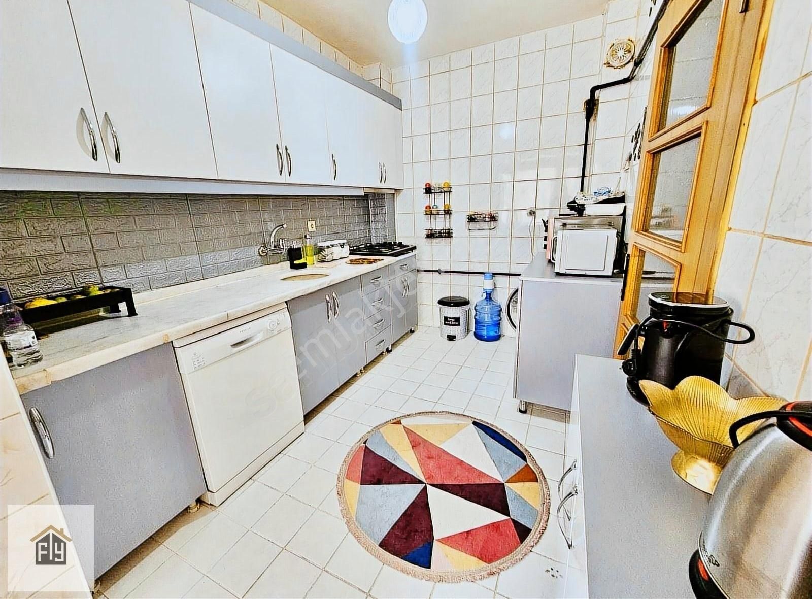 F&y Emlaktan*ön Cephe*teras Balkonlu *mantolamalı*2+1 Altı Daire