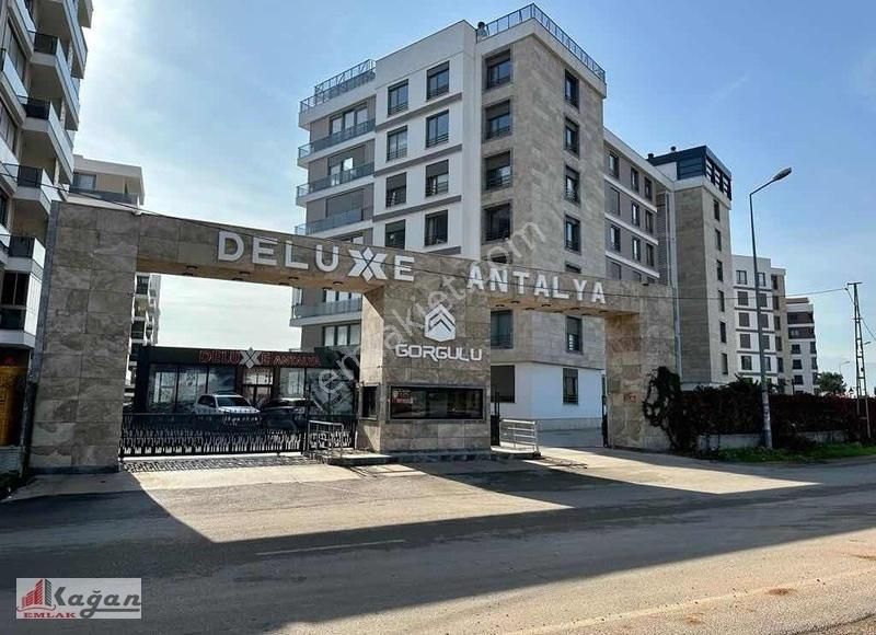 Deluxe Antalya 7/24 Güvenlik Doğalgaz Havuz Hamam Sauna 2+1