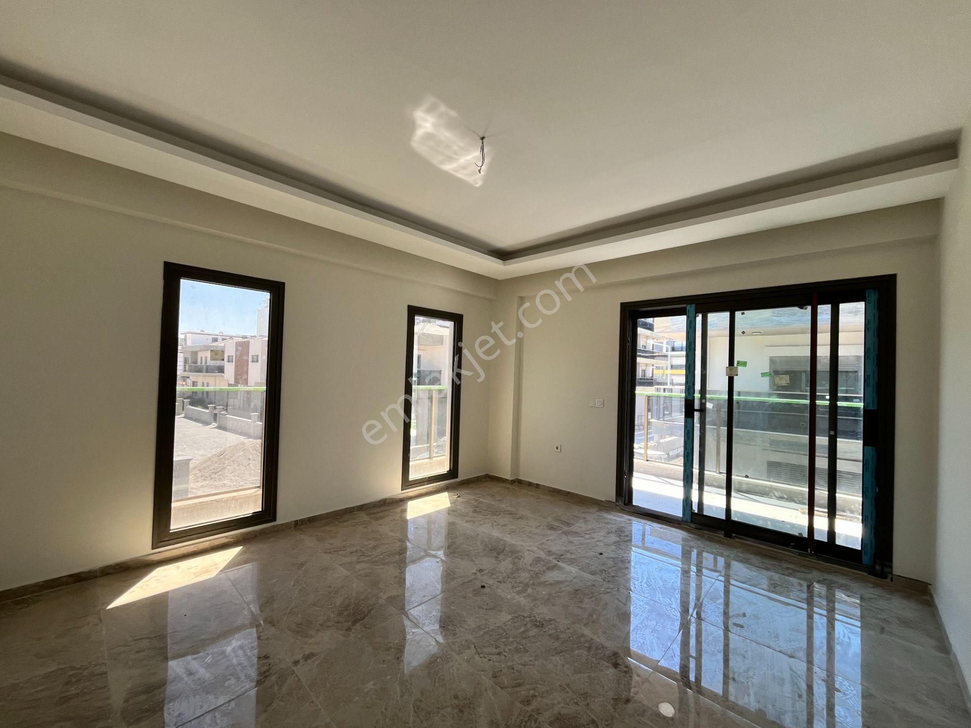 Seferihisar Hıdırlık Mahallesi’nde Site İçinde Lüks Mimarili Satılık 4+1 Villa - Görsel 11