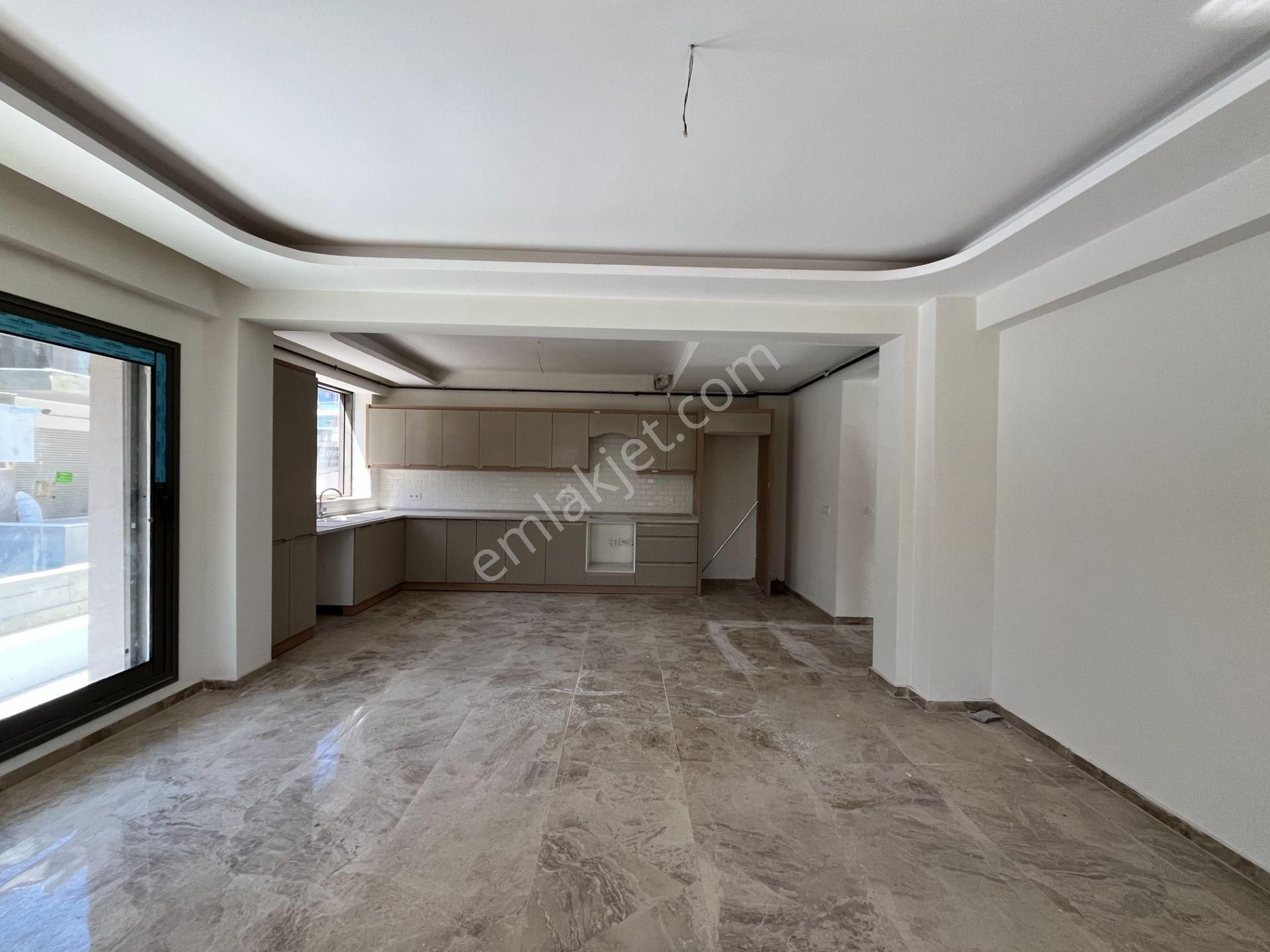 Seferihisar Hıdırlık Mahallesi’nde Site İçinde Lüks Mimarili Satılık 4+1 Villa - Görsel 4