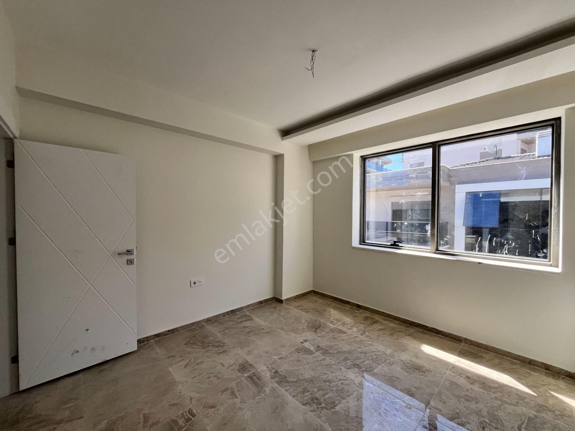 Seferihisar Hıdırlık Mahallesi’nde Site İçinde Lüks Mimarili Satılık 4+1 Villa - Görsel 14