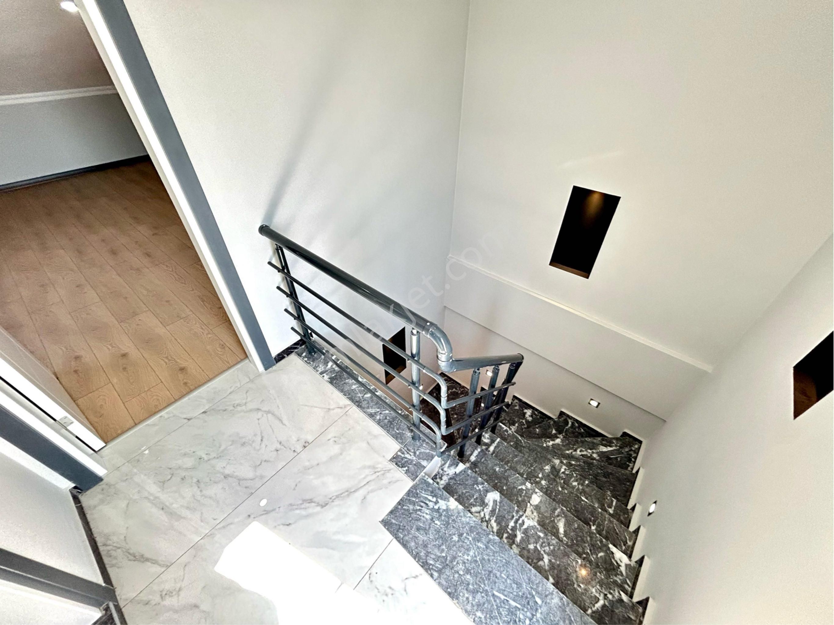 Didimde 3+1 Ayrı Mutfak Bahçeli Otoparklı Teraslı Deniz Manzaralı Villa - Görsel 18