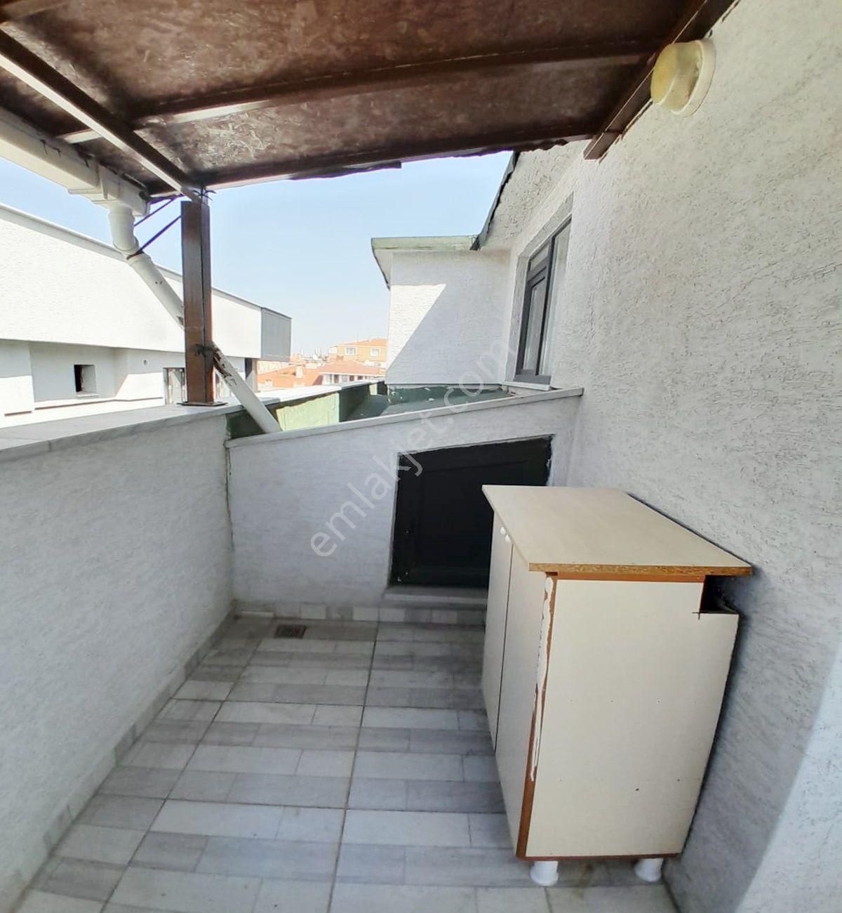 Avcılar Cihangirde Ayrı Girişli 4+2 Metrobüsün Dibinde Satılık Dublex - Görsel 33