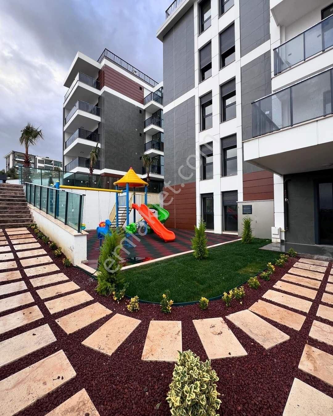 Kuşadasında Deniz Manzaralı Geniş Yeni Daireler - Görsel 30