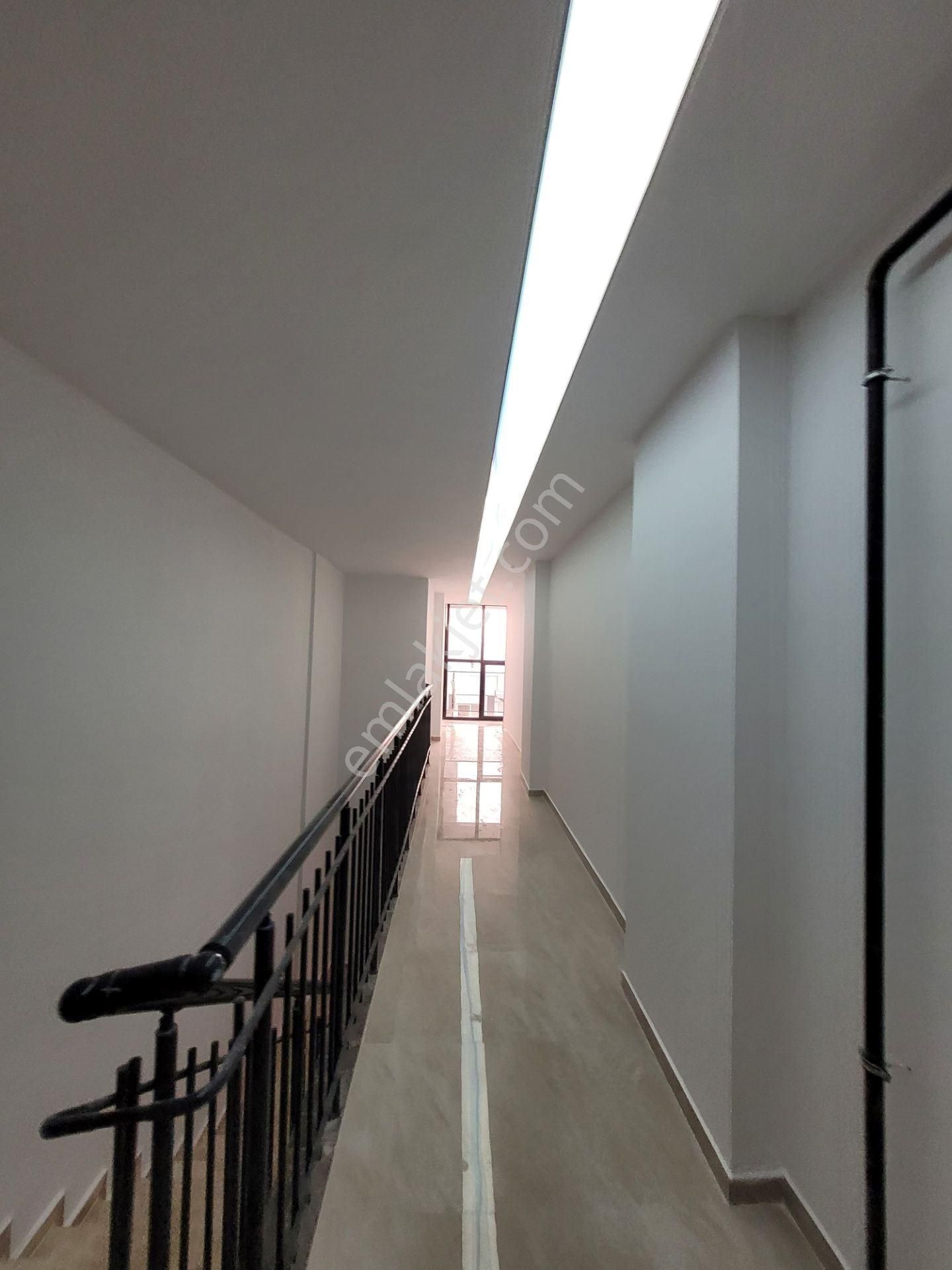 Kuşadasında Deniz Manzaralı Geniş Yeni Daireler - Görsel 24