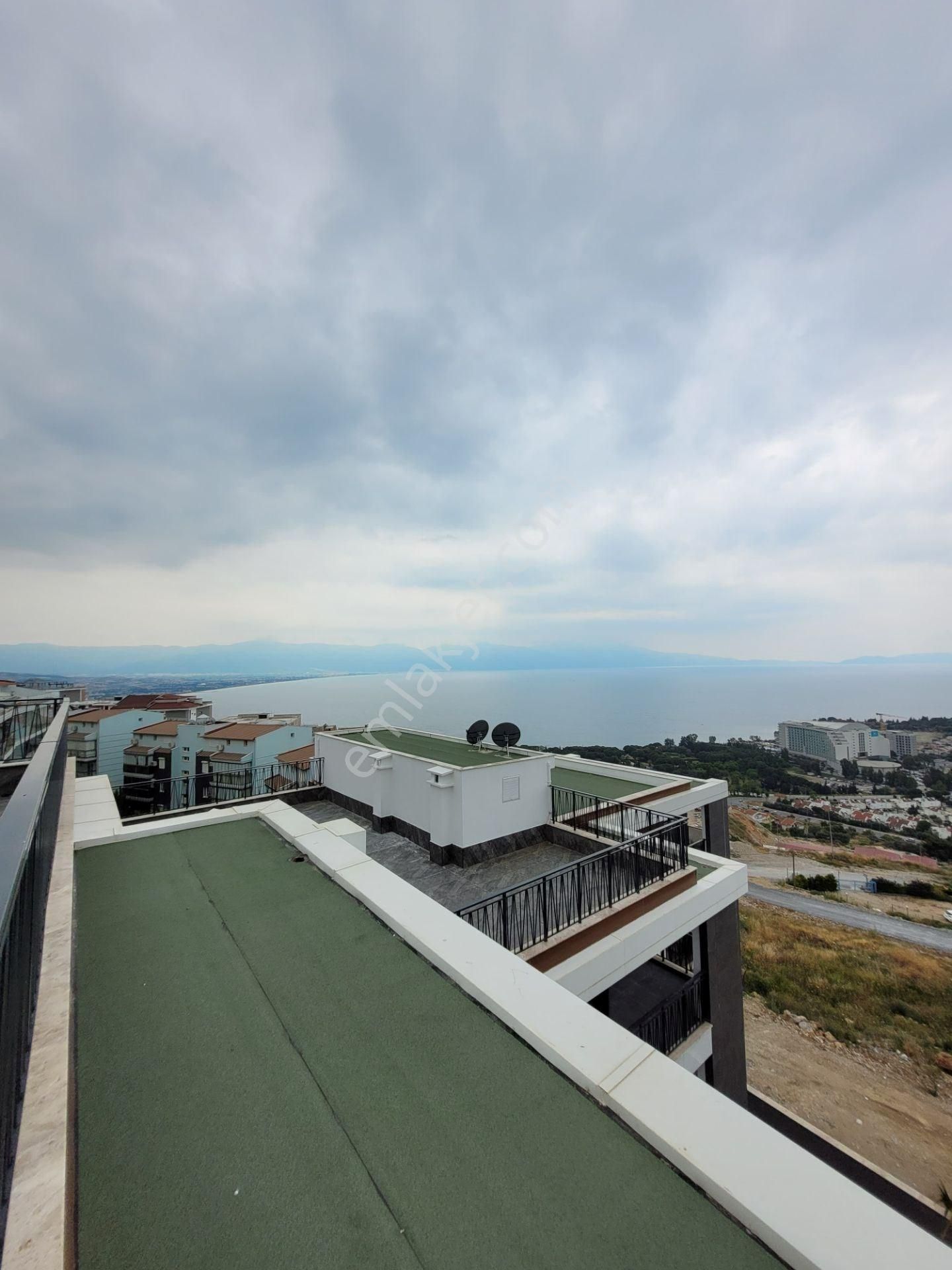 Kuşadasında Deniz Manzaralı Geniş Yeni Daireler - Görsel 19
