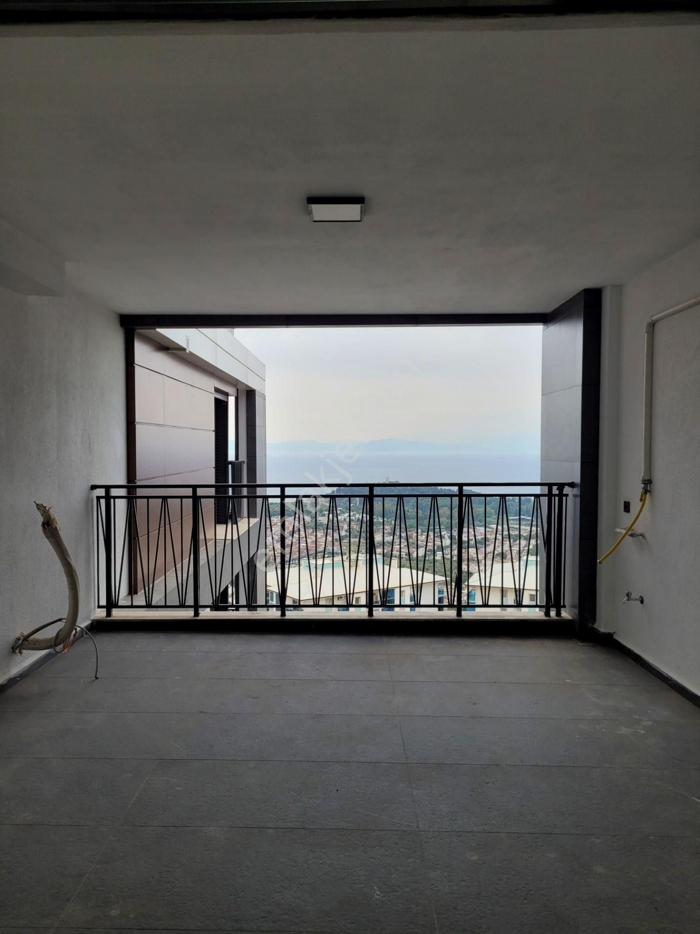 Kuşadasında Deniz Manzaralı Geniş Yeni Daireler - Görsel 21