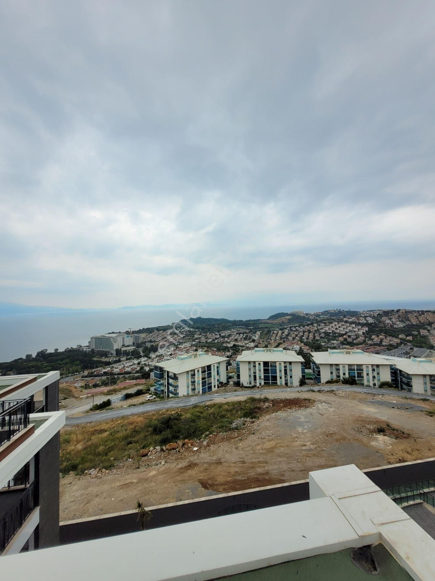 Kuşadasında Deniz Manzaralı Geniş Yeni Daireler - Görsel 27