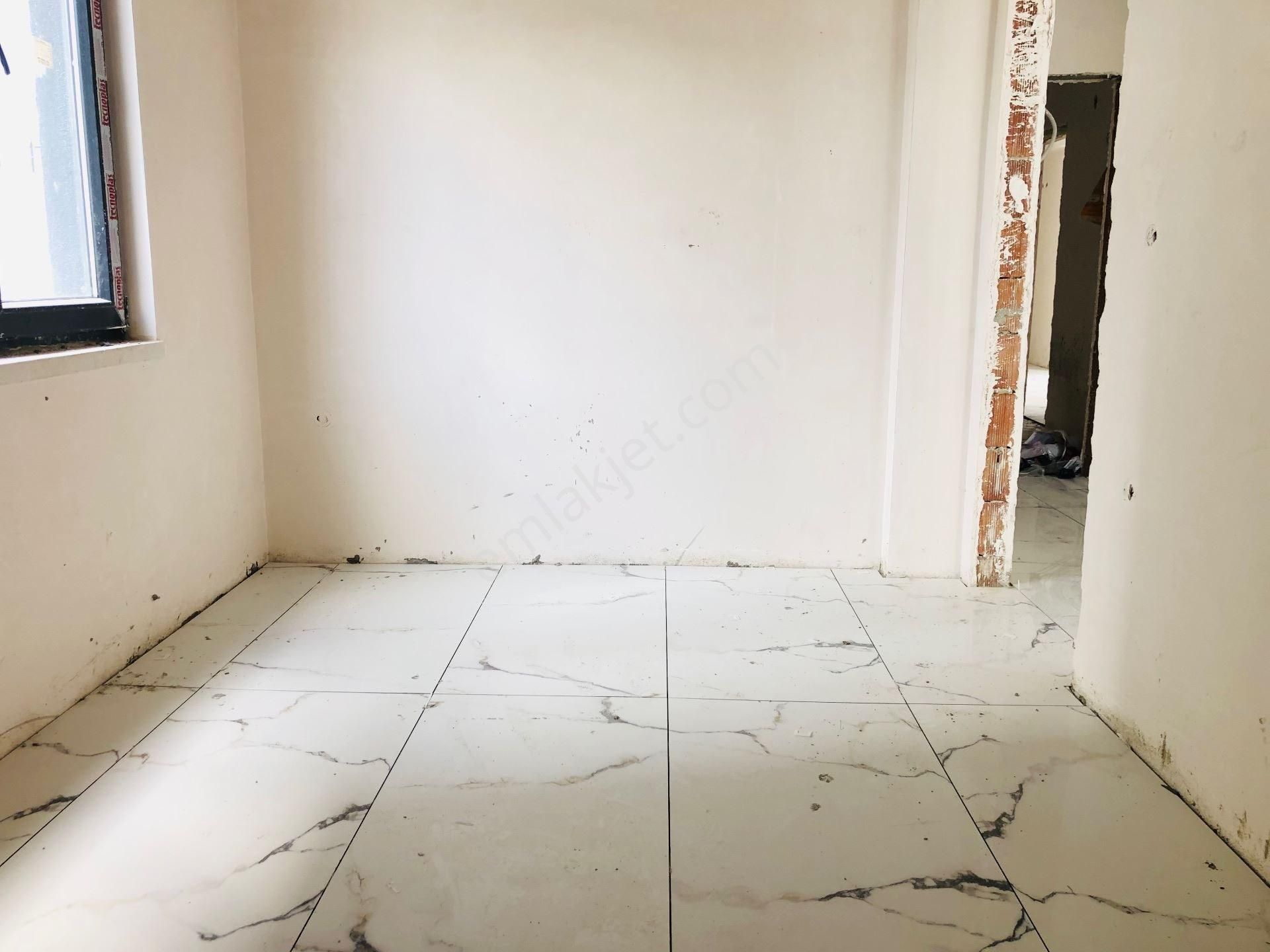 Revizyon Semih Tığlı'dan Körfez Mh. Ara Kat 1+1 Satılık Daire
