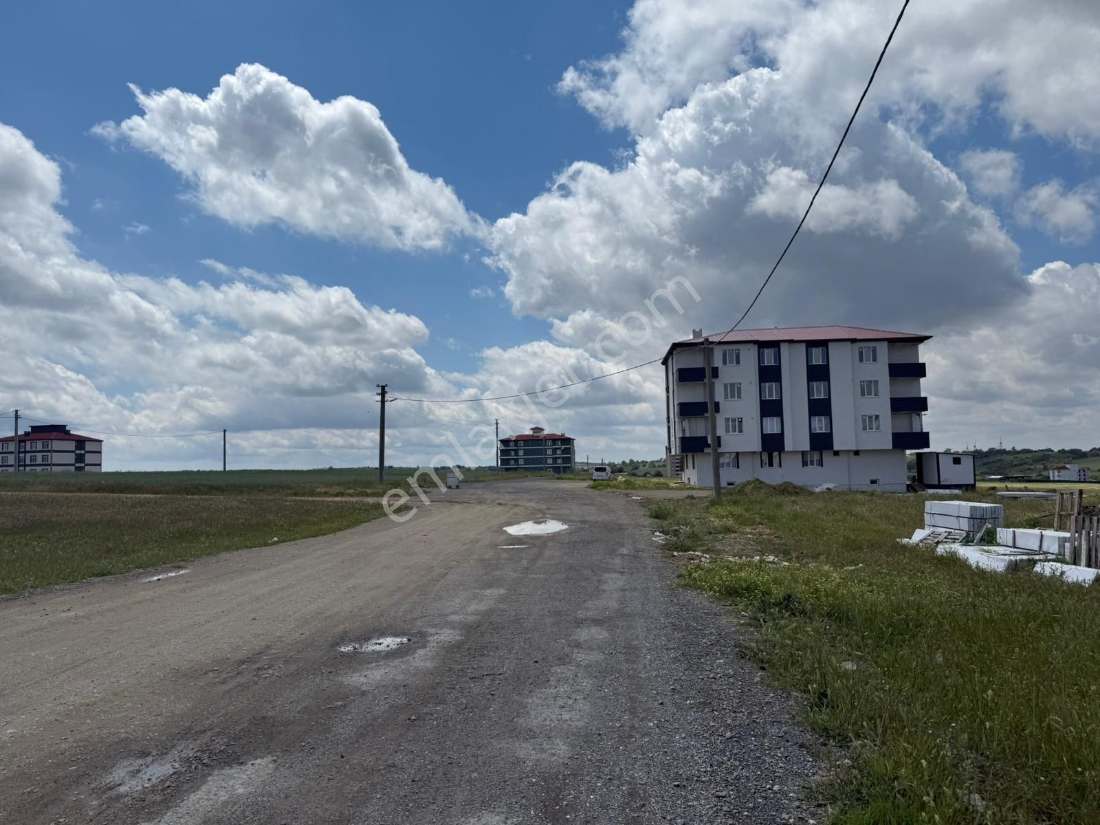 Akyüz Gayrimenkulden Kızılpınarda 487 Mt2 4 Kat İmarlı Arsa