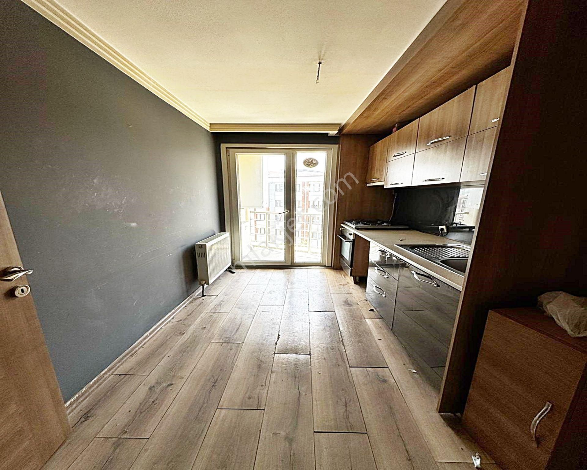 Metrobüsün Dibinde 2+1 İskanlı Sorunsuz Temiz Geniş Satılık Daire - Görsel 35