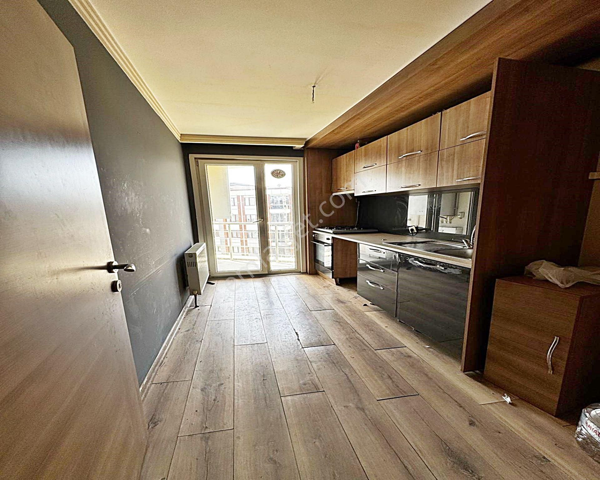 Metrobüsün Dibinde 2+1 İskanlı Sorunsuz Temiz Geniş Satılık Daire - Görsel 14