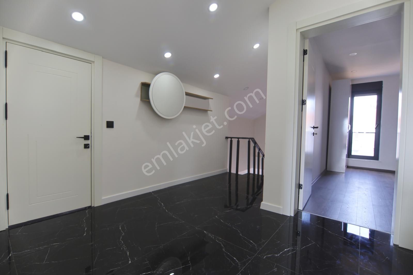 Nuray Ayhan'dan Yeşilbayırda Satılık Lüks Müstakil Tripleks Havuzlu Villa - Görsel 27