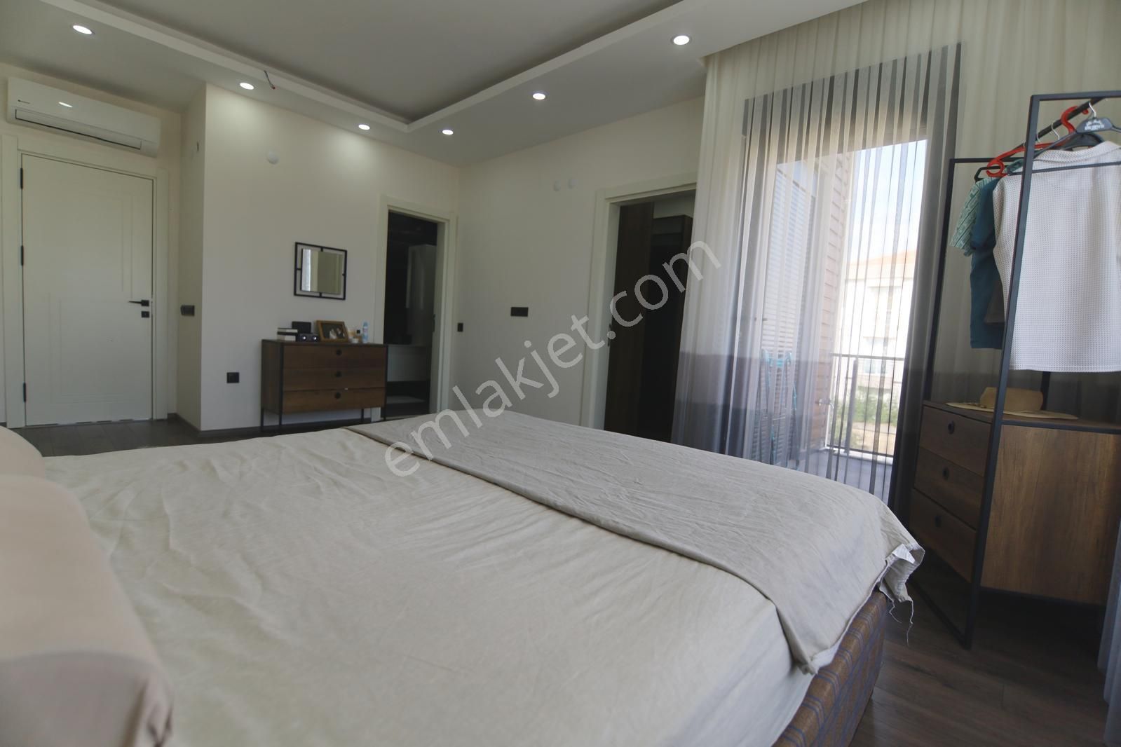 Nuray Ayhan'dan Yeşilbayırda Satılık Lüks Müstakil Tripleks Havuzlu Villa - Görsel 13