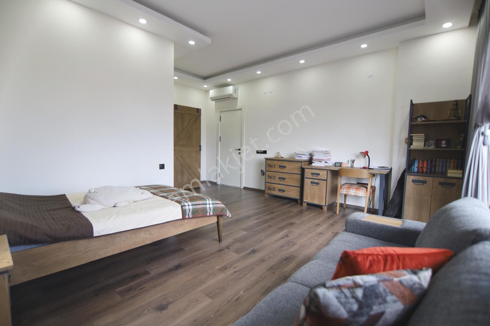 Nuray Ayhan'dan Yeşilbayırda Satılık Lüks Müstakil Tripleks Havuzlu Villa - Görsel 18