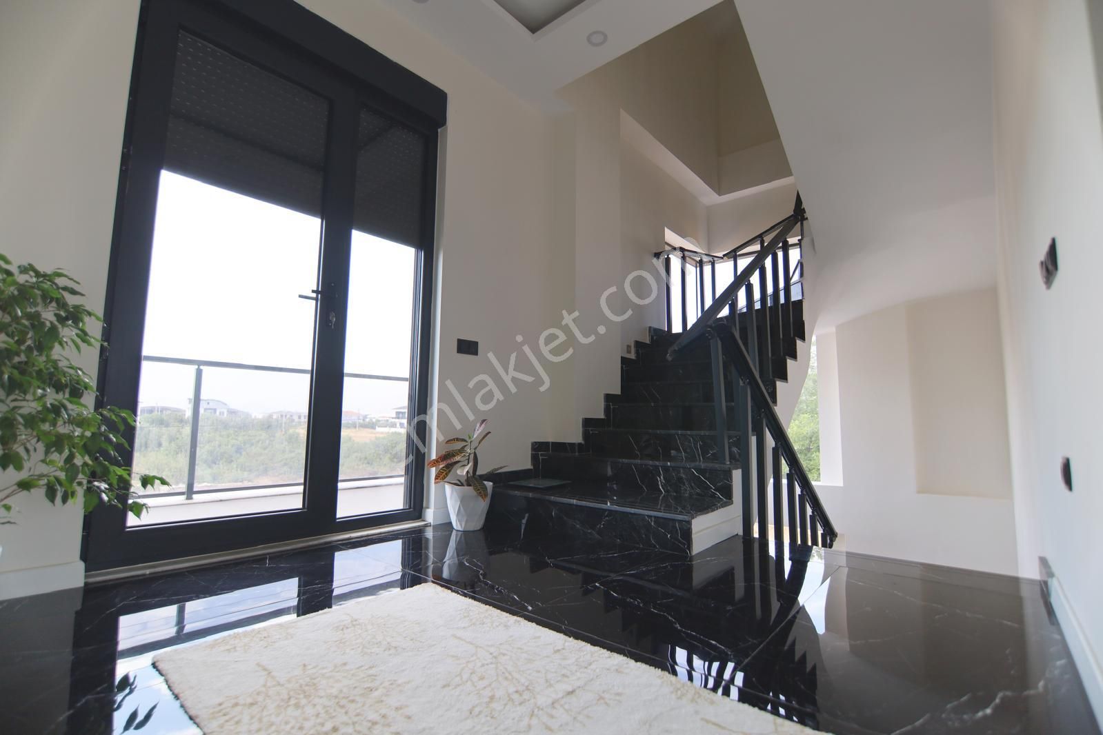 Nuray Ayhan'dan Yeşilbayırda Satılık Lüks Müstakil Tripleks Havuzlu Villa - Görsel 28