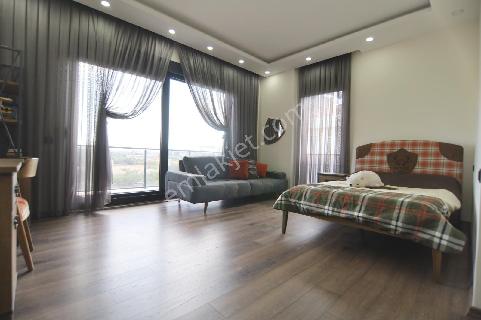 Nuray Ayhan'dan Yeşilbayırda Satılık Lüks Müstakil Tripleks Havuzlu Villa - Görsel 17