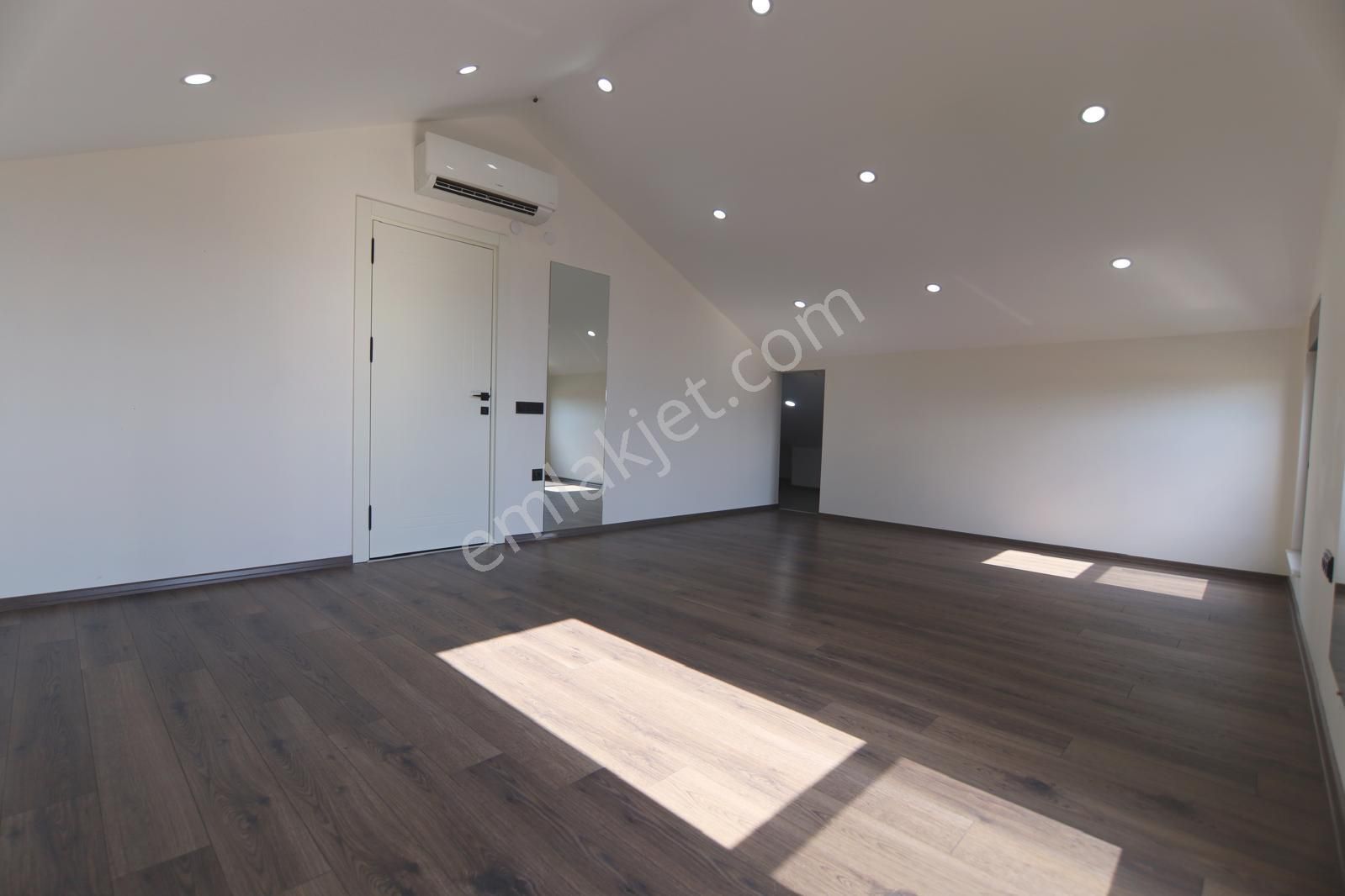 Nuray Ayhan'dan Yeşilbayırda Satılık Lüks Müstakil Tripleks Havuzlu Villa - Görsel 22