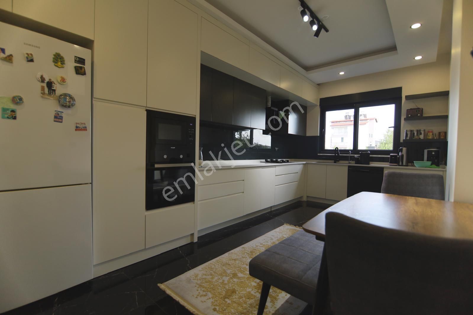 Nuray Ayhan'dan Yeşilbayırda Satılık Lüks Müstakil Tripleks Havuzlu Villa - Görsel 6