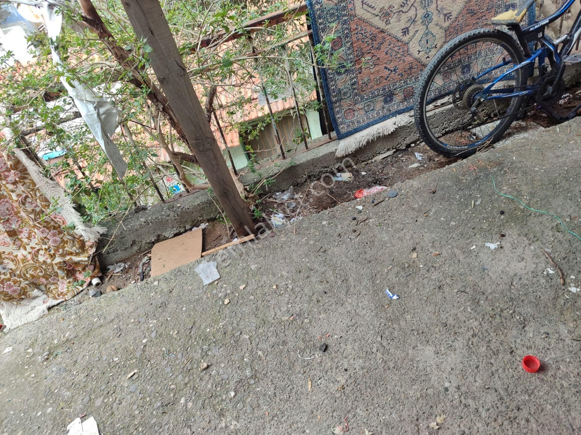 Acil Bayraklı Emek Mahde 155m2 3 Kata İmarlı Müstakil Ev - Görsel 7