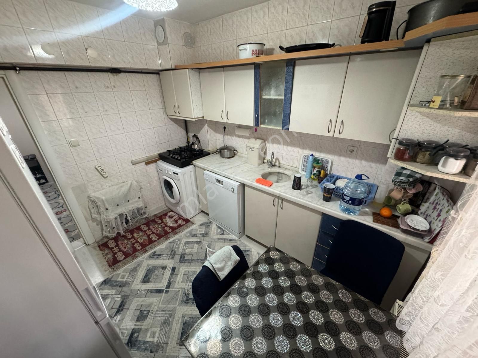 Örnek Emlak'tan Mareşal Ç. Mh. 3+1 Genç Bina Salon Bağımsız Y. Giriş Satılık Daire