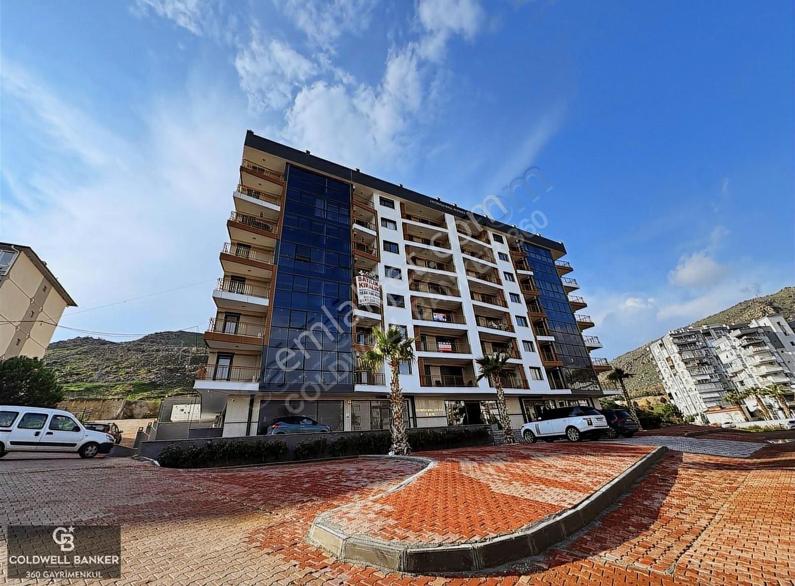 Karşıyaka Zübeyde Hnm Mh Royal Residence Sıfır 2+1 Satılık Daire