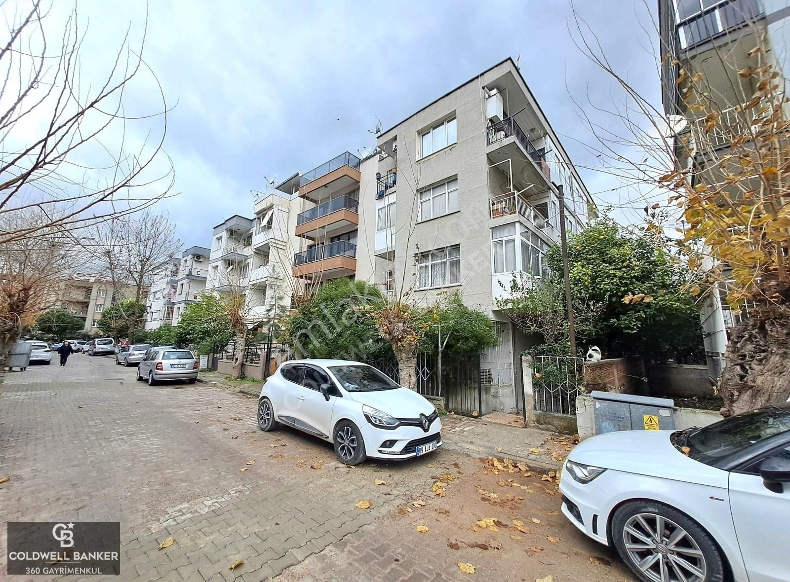 Bayraklı Mansuroğlu Mahallesi Bahçe Katı Satılık 1+1 Daire