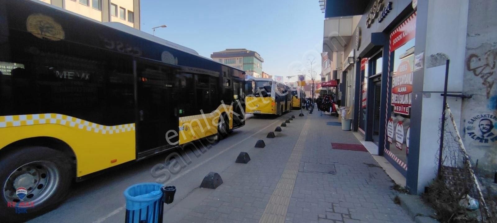 Köşe Başı Büfe İçin Uygun Cadde Üstü Prestijli Arsa