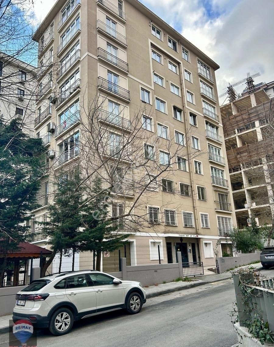 Suadiye Aydın Sokak'ta Bağdat Caddesine Yakın 3+1 Satılık Daire
