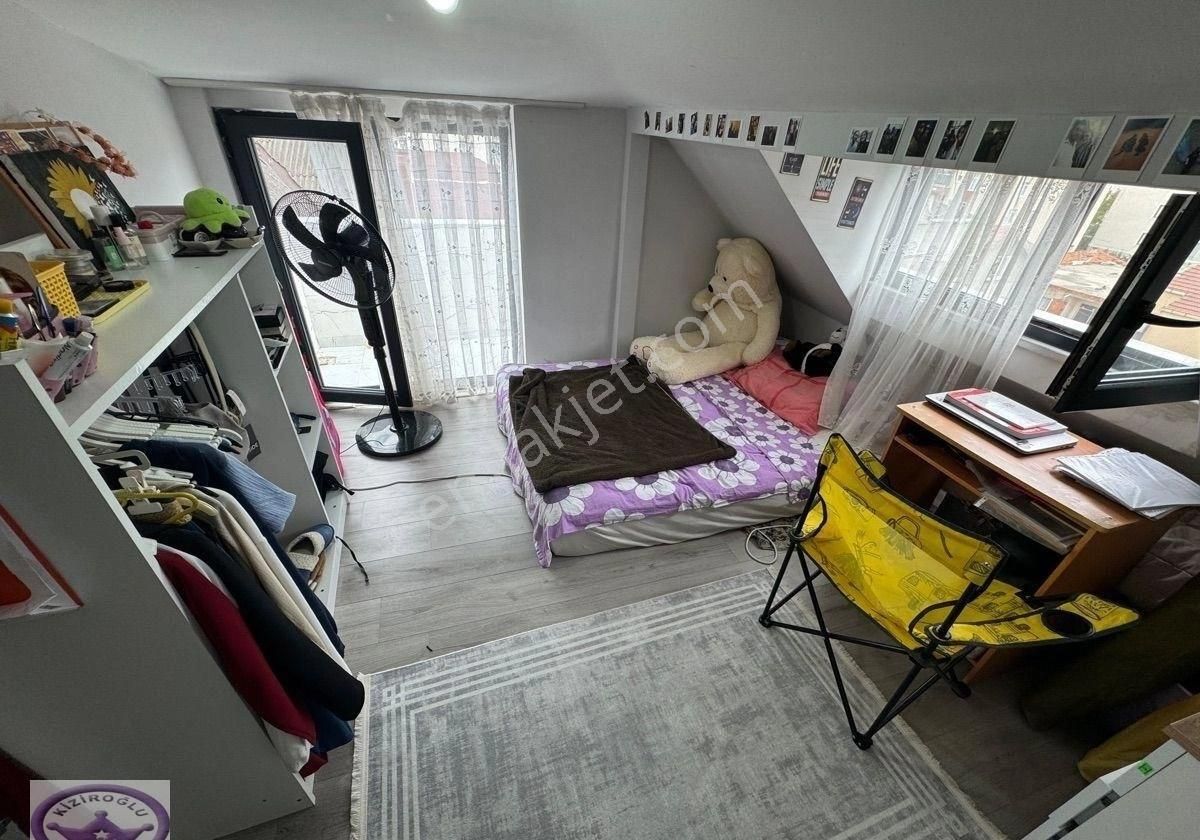 Metroya Yakın Kapalı Açık Otoparklı Asansörlü Balkonlu Aynı Binada 2 Dublex Daire - Görsel 11