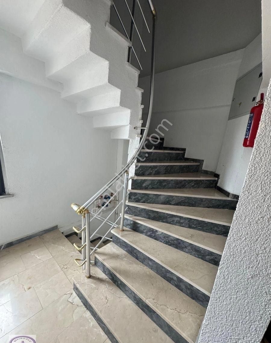 Metroya Yakın Kapalı Açık Otoparklı Asansörlü Balkonlu Aynı Binada 2 Dublex Daire - Görsel 2