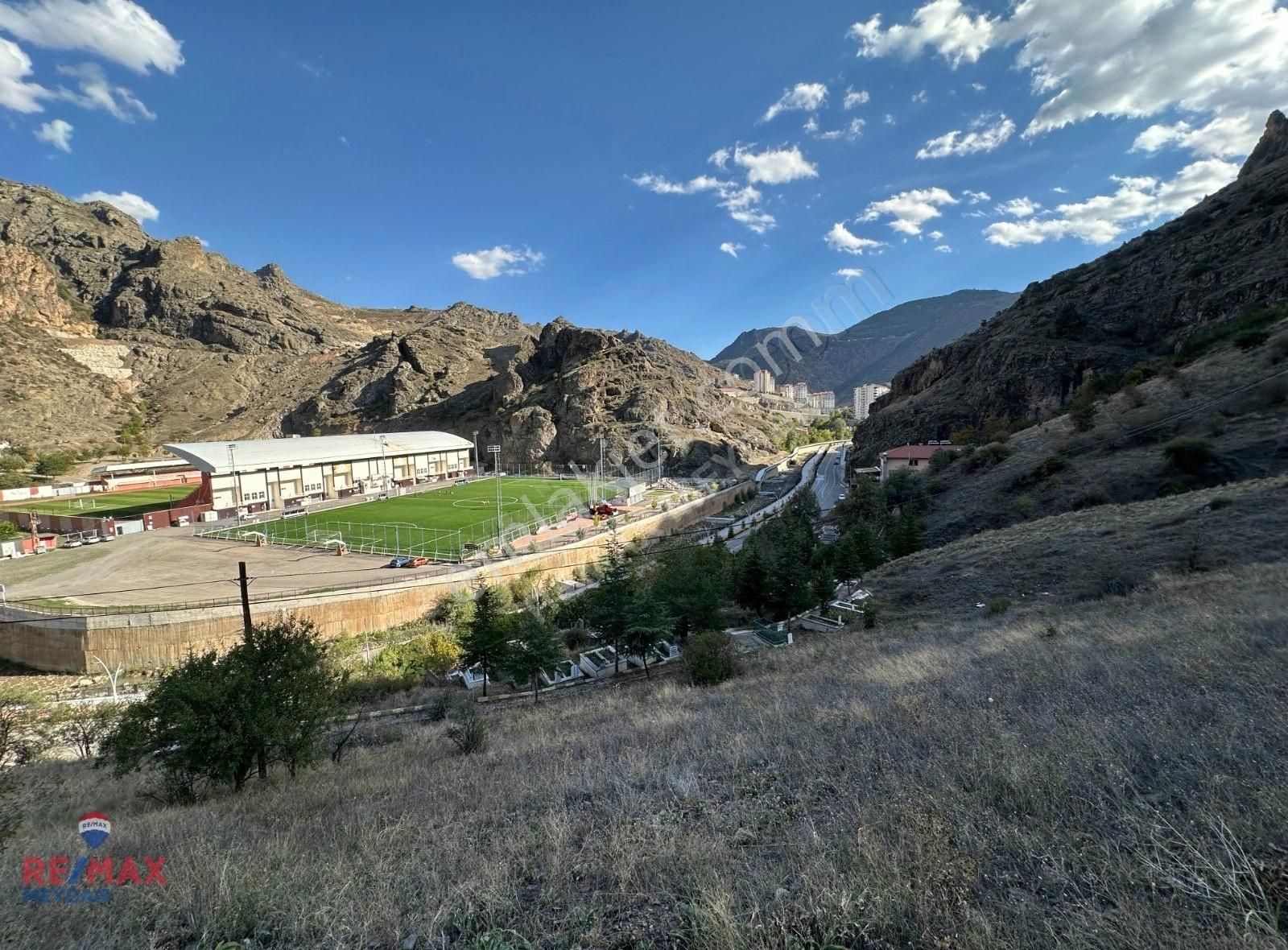 Gümüşhane Merkezde, Ana Yol Üzeri, Stadın Karşısında İmarlı