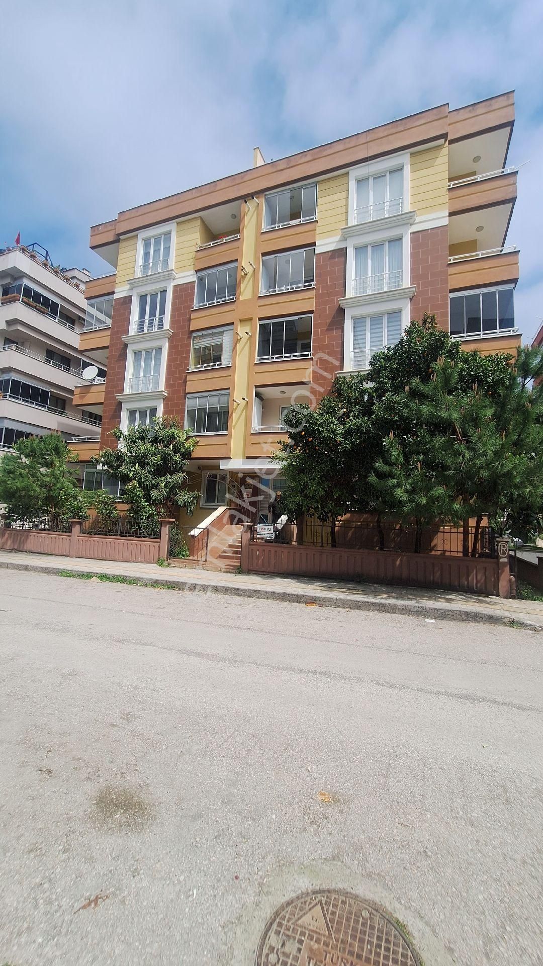 Atakum Cumhuriyet Mahallesi'nde Cağaloğlu Altında Arakat Satılık Daire