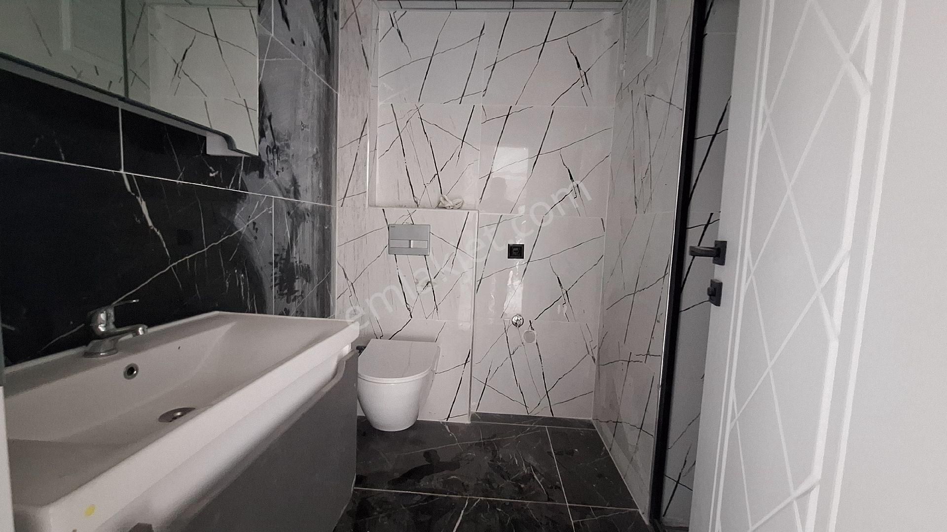 Atakum'da Denize 50 Metre Mesafede Satılık 1+1 Daireler - Görsel 13