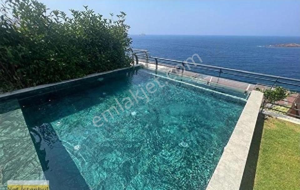 Yalıkavak Marina Civarı Denize Sıfır Müstakil Havuzlu Satılık Villa