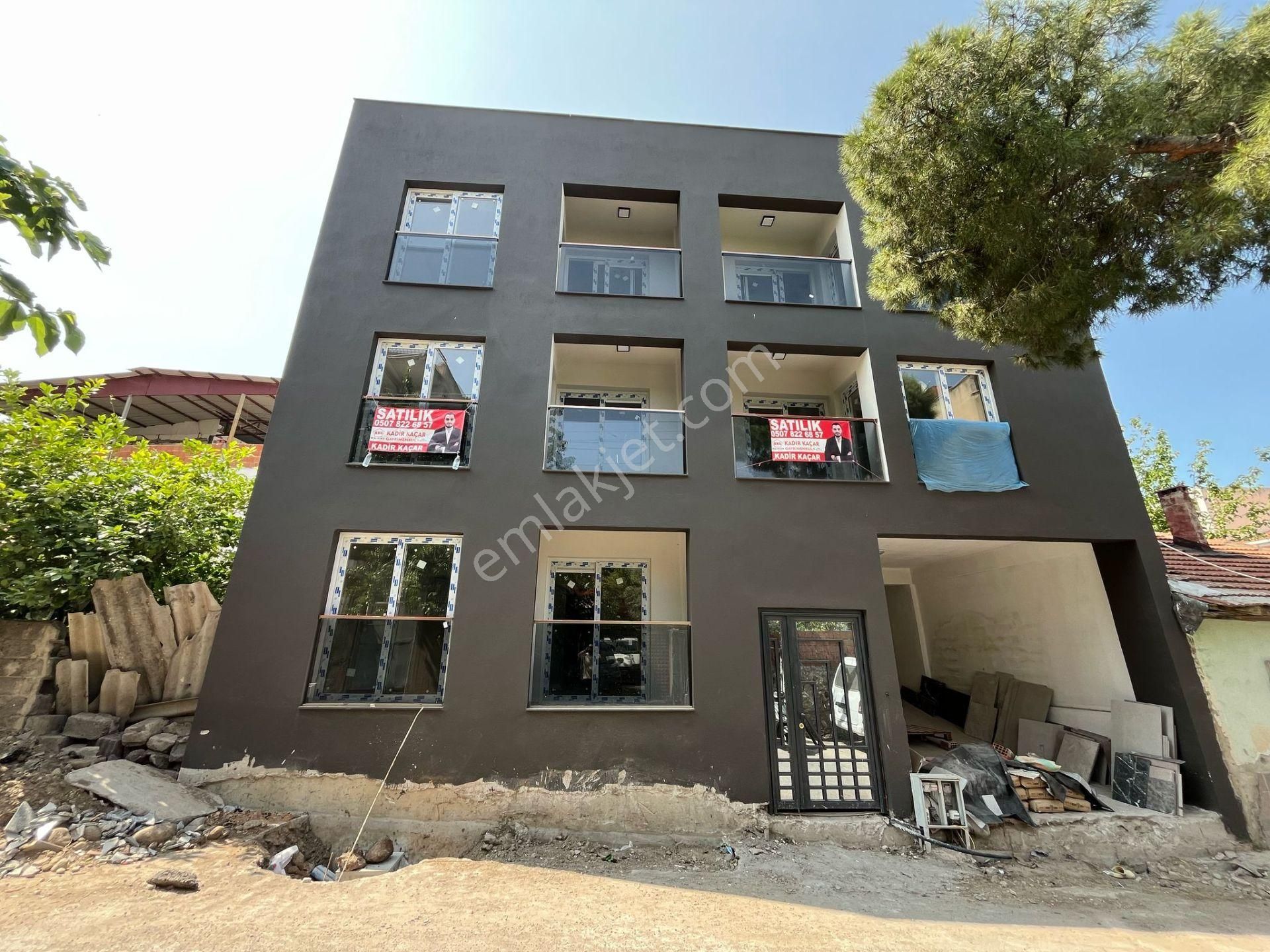 Gümüşpala Pazar Ve Çarşı Yakını Ara Kat Sıfır 3+1 Satılık Daire