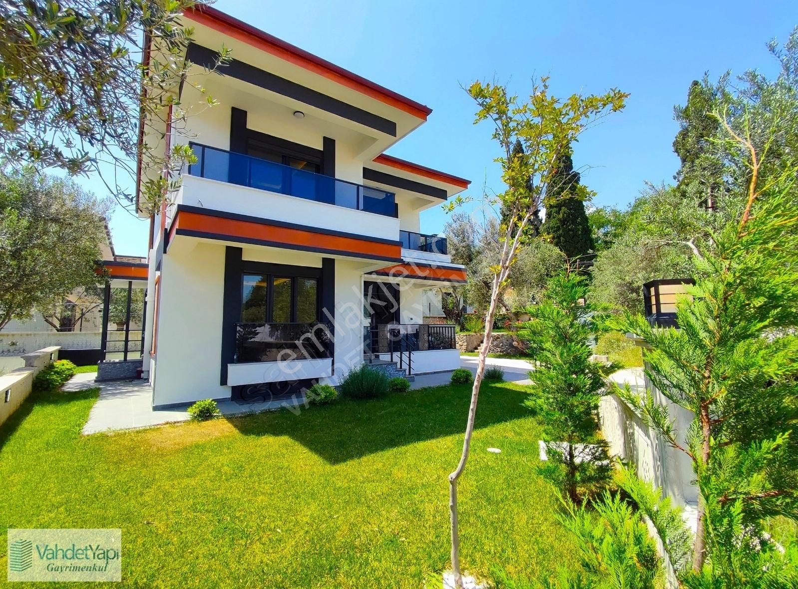 Vahdet'ten Güre'de Tam Müstakil 7+1 Harika Bahçeli Süper Villa ! - Görsel 3