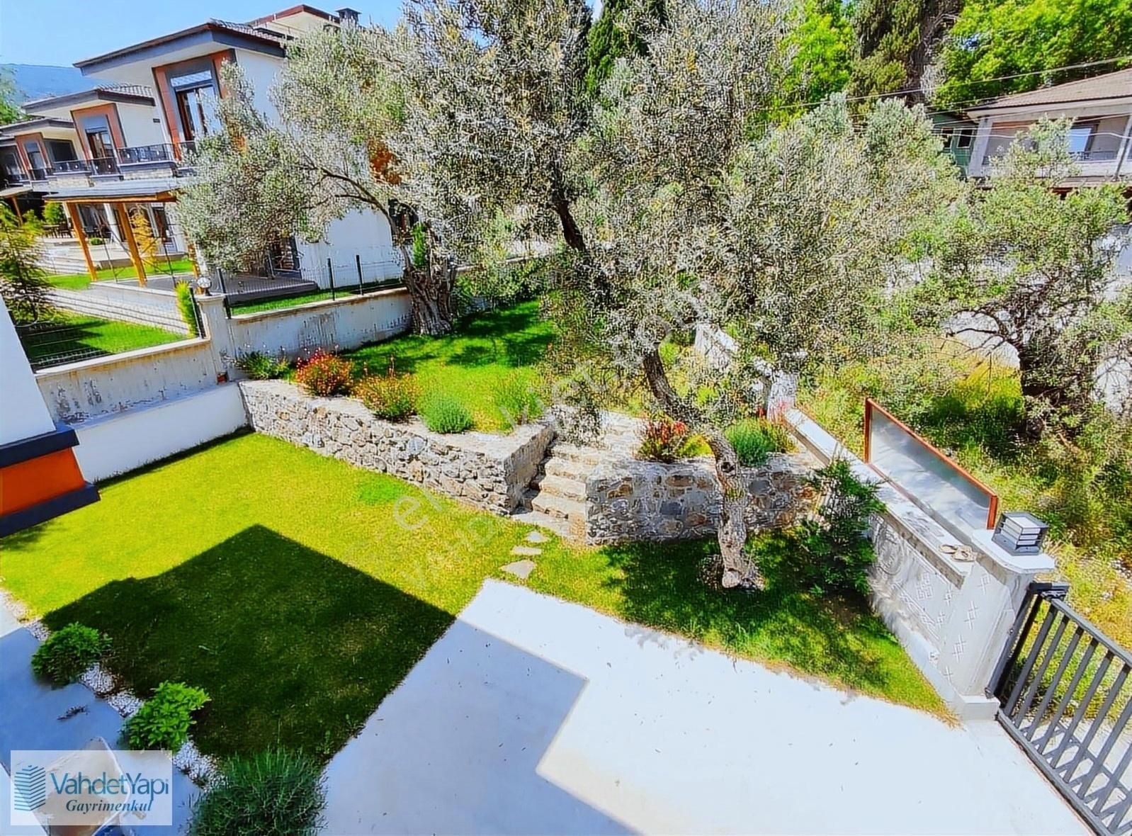 Vahdet'ten Güre'de Tam Müstakil 7+1 Harika Bahçeli Süper Villa ! - Görsel 2