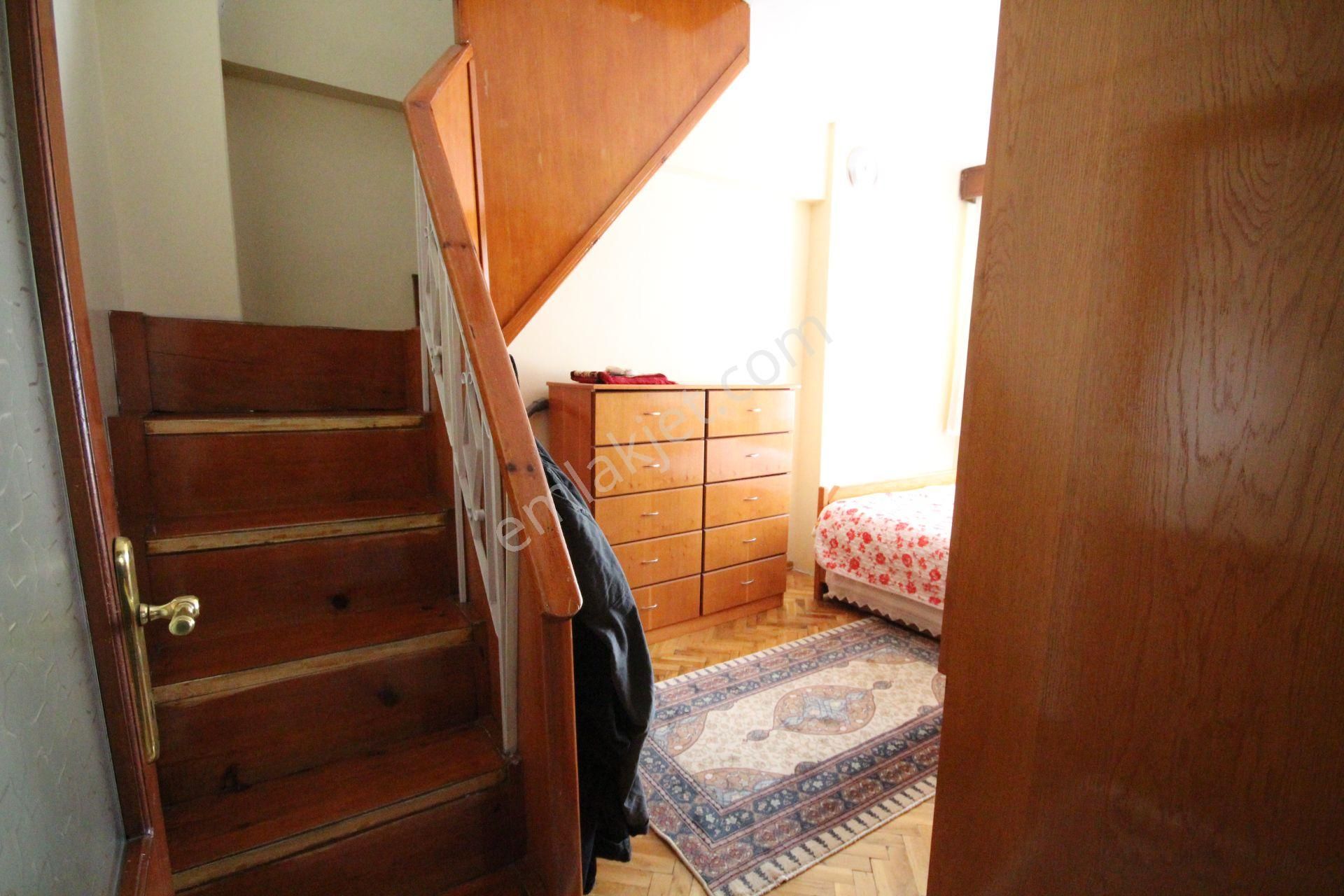 Old City'den Beyaz Konaklar Yanı 1994 Yapımı 4+1 5.kat Dublex Fırsat Teraslı Daire. - Görsel 5