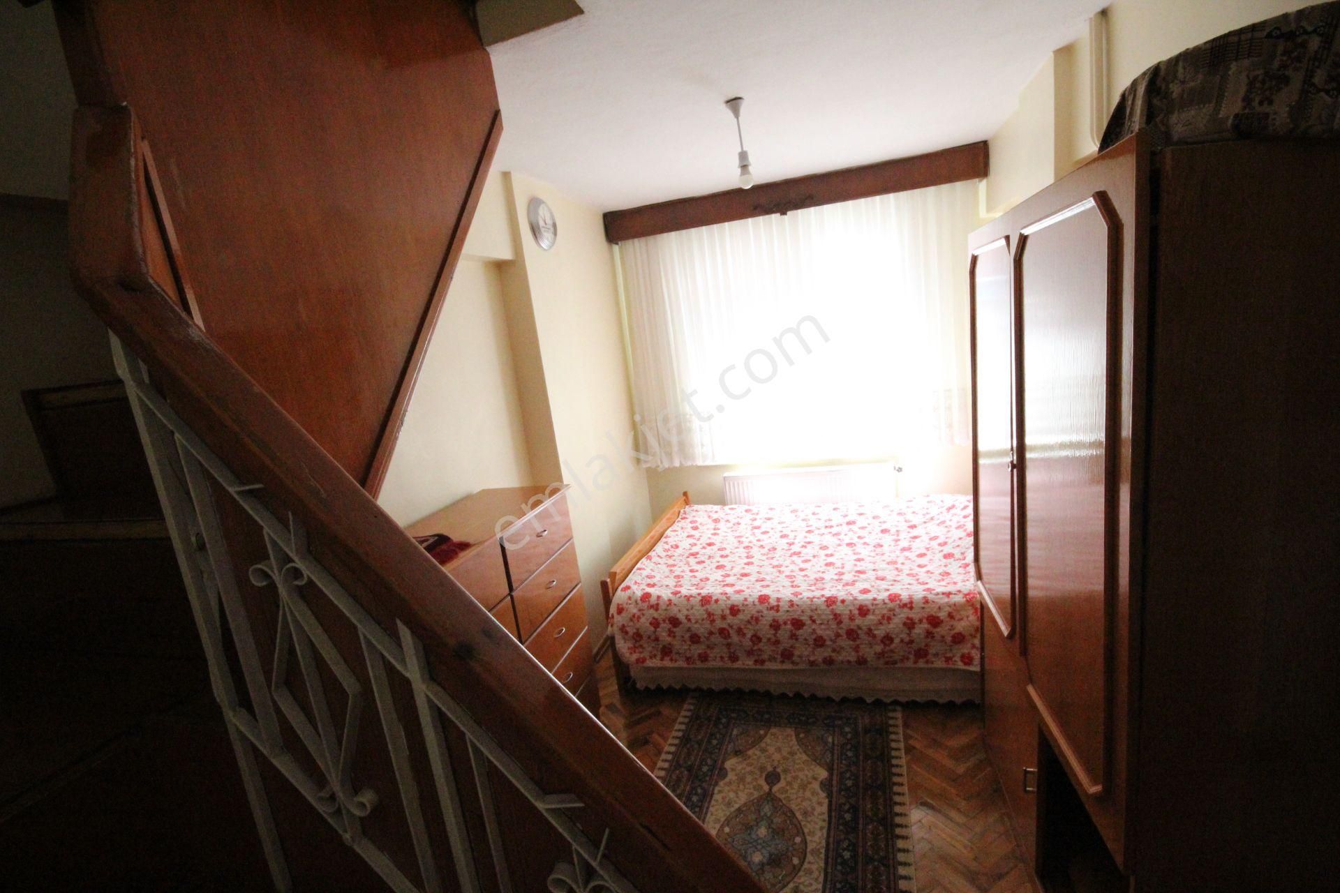 Old City'den Beyaz Konaklar Yanı 1994 Yapımı 4+1 5.kat Dublex Fırsat Teraslı Daire. - Görsel 6