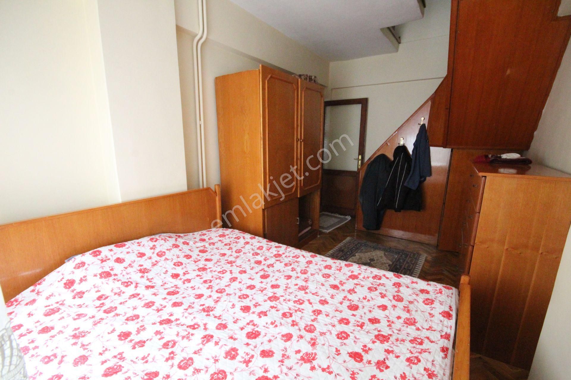 Old City'den Beyaz Konaklar Yanı 1994 Yapımı 4+1 5.kat Dublex Fırsat Teraslı Daire. - Görsel 7