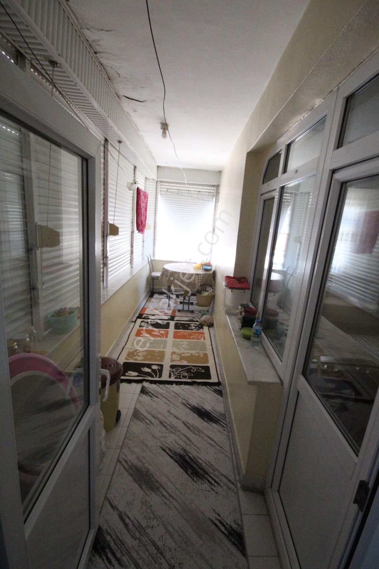 Old City'den Beyaz Konaklar Yanı 1994 Yapımı 4+1 5.kat Dublex Fırsat Teraslı Daire. - Görsel 13