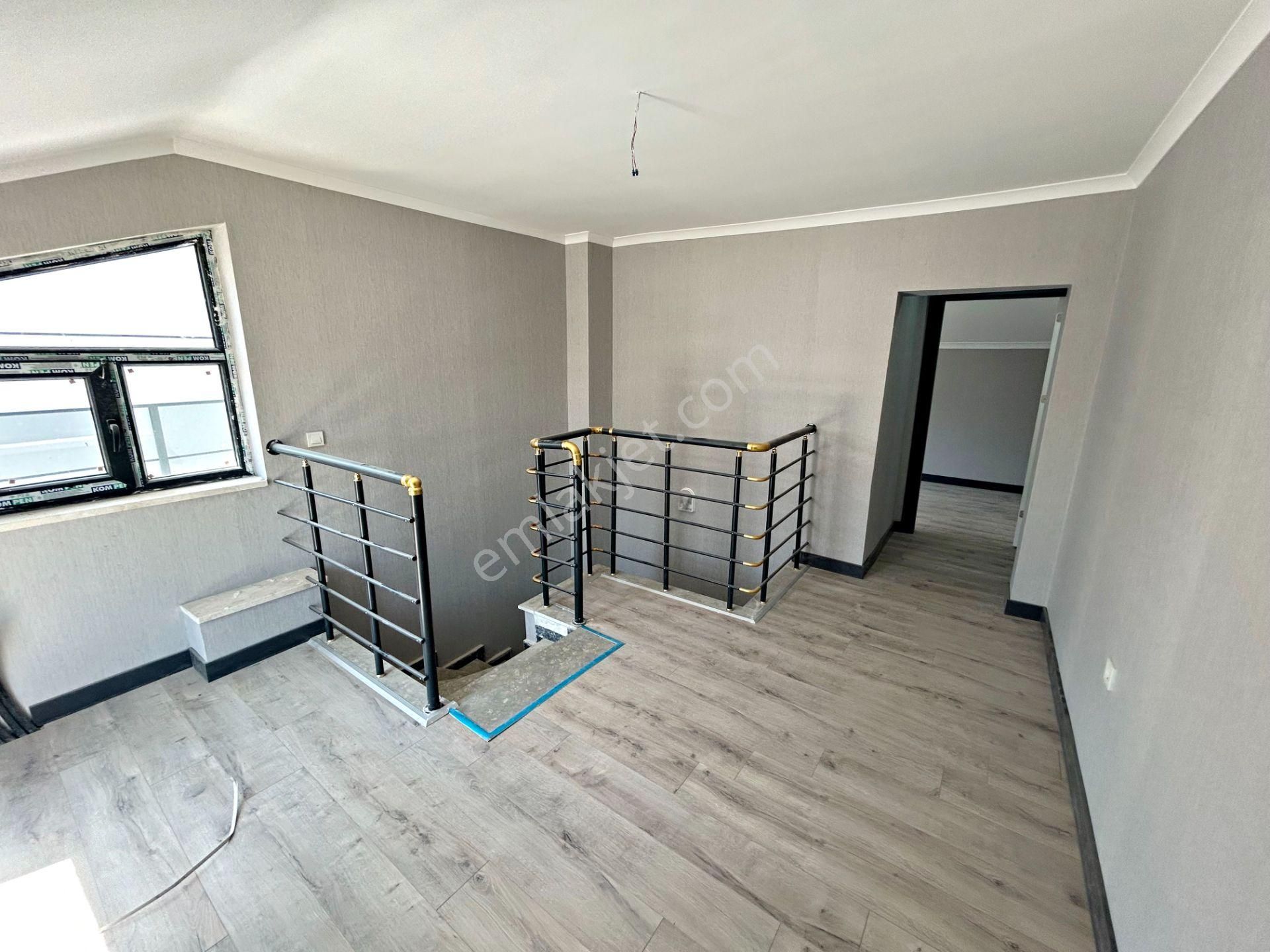 2+1 Sıfır Harika Lokasyonda Teras Balkonlu Asansörlü Daire! - Görsel 24