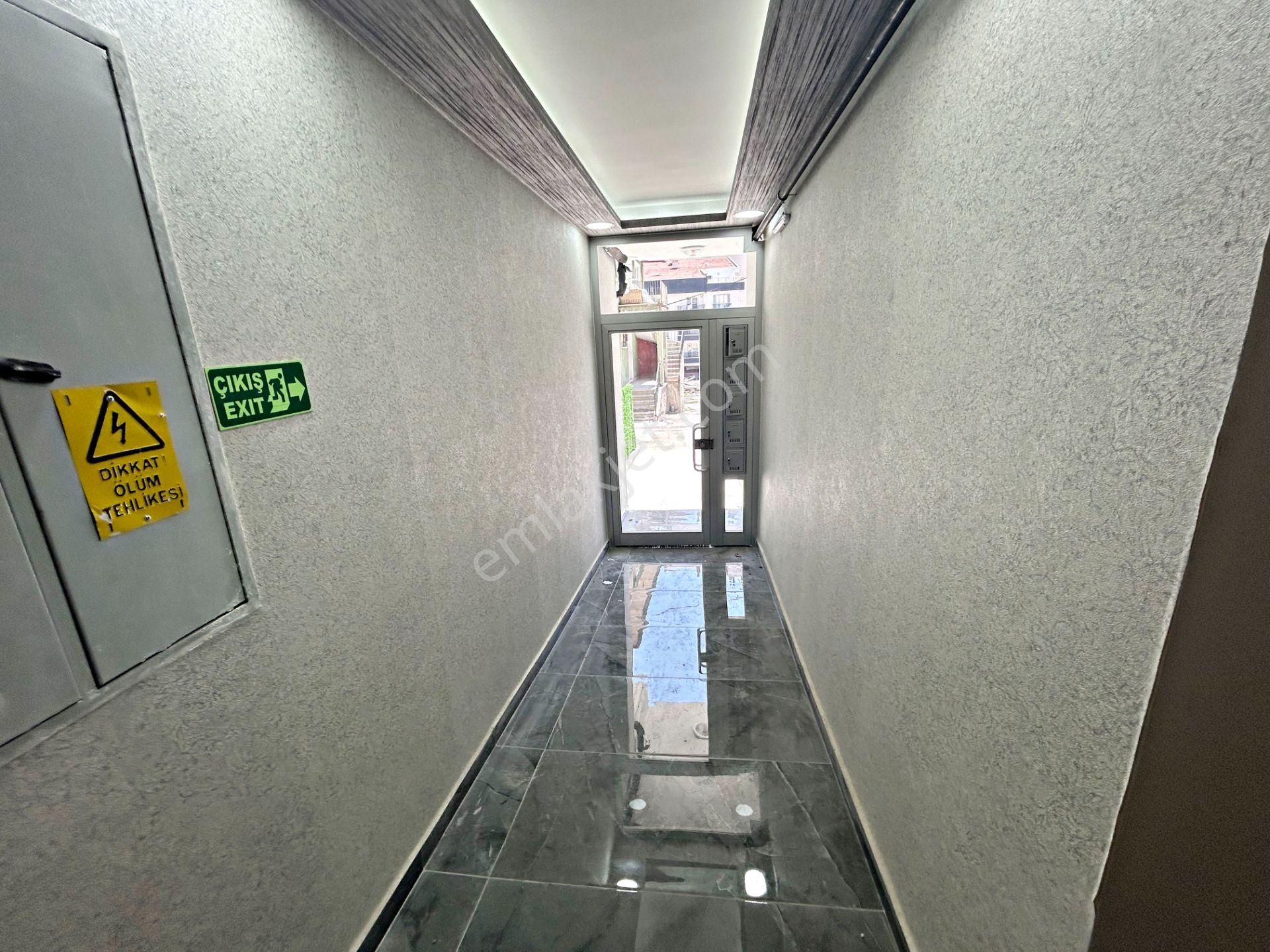 2+1 Sıfır Harika Lokasyonda Teras Balkonlu Asansörlü Daire! - Görsel 2