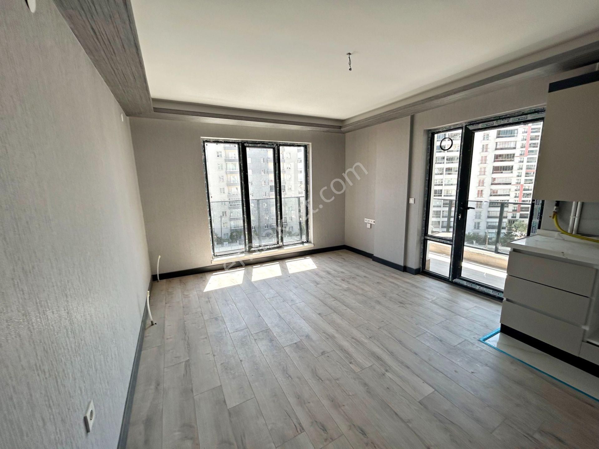 2+1 Sıfır Harika Lokasyonda Teras Balkonlu Asansörlü Daire! - Görsel 5