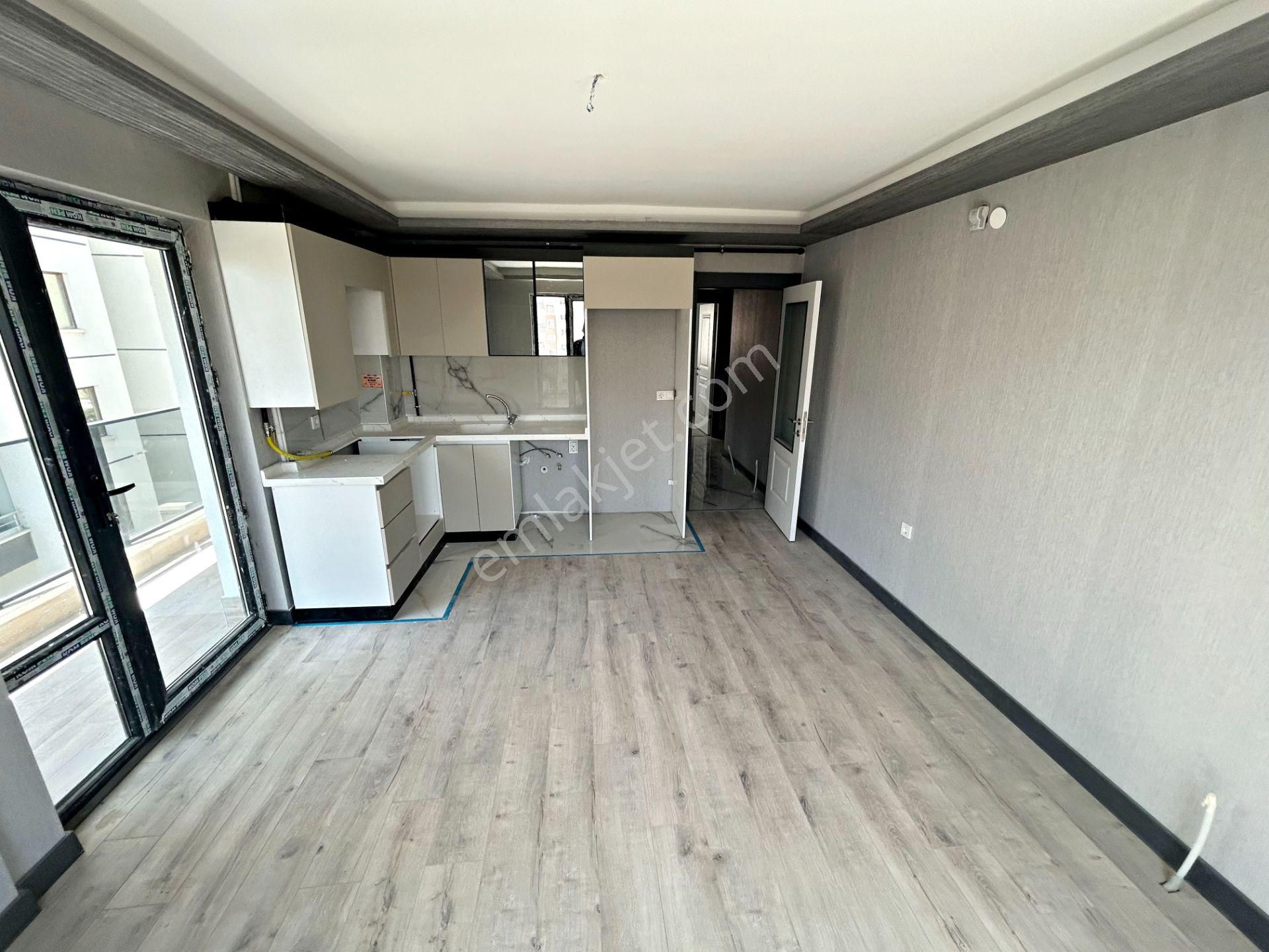 2+1 Sıfır Harika Lokasyonda Teras Balkonlu Asansörlü Daire! - Görsel 8