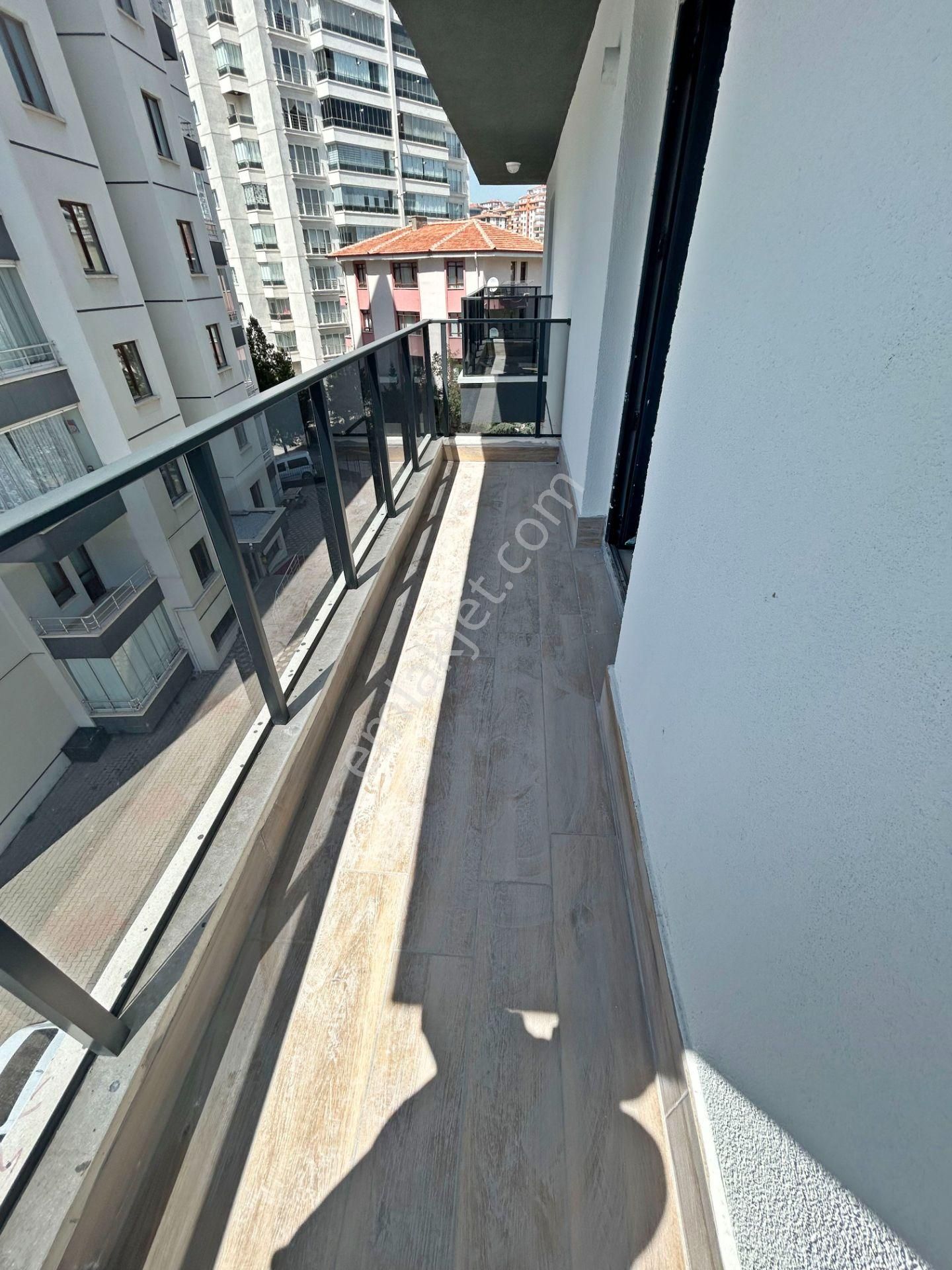 2+1 Sıfır Harika Lokasyonda Teras Balkonlu Asansörlü Daire! - Görsel 12