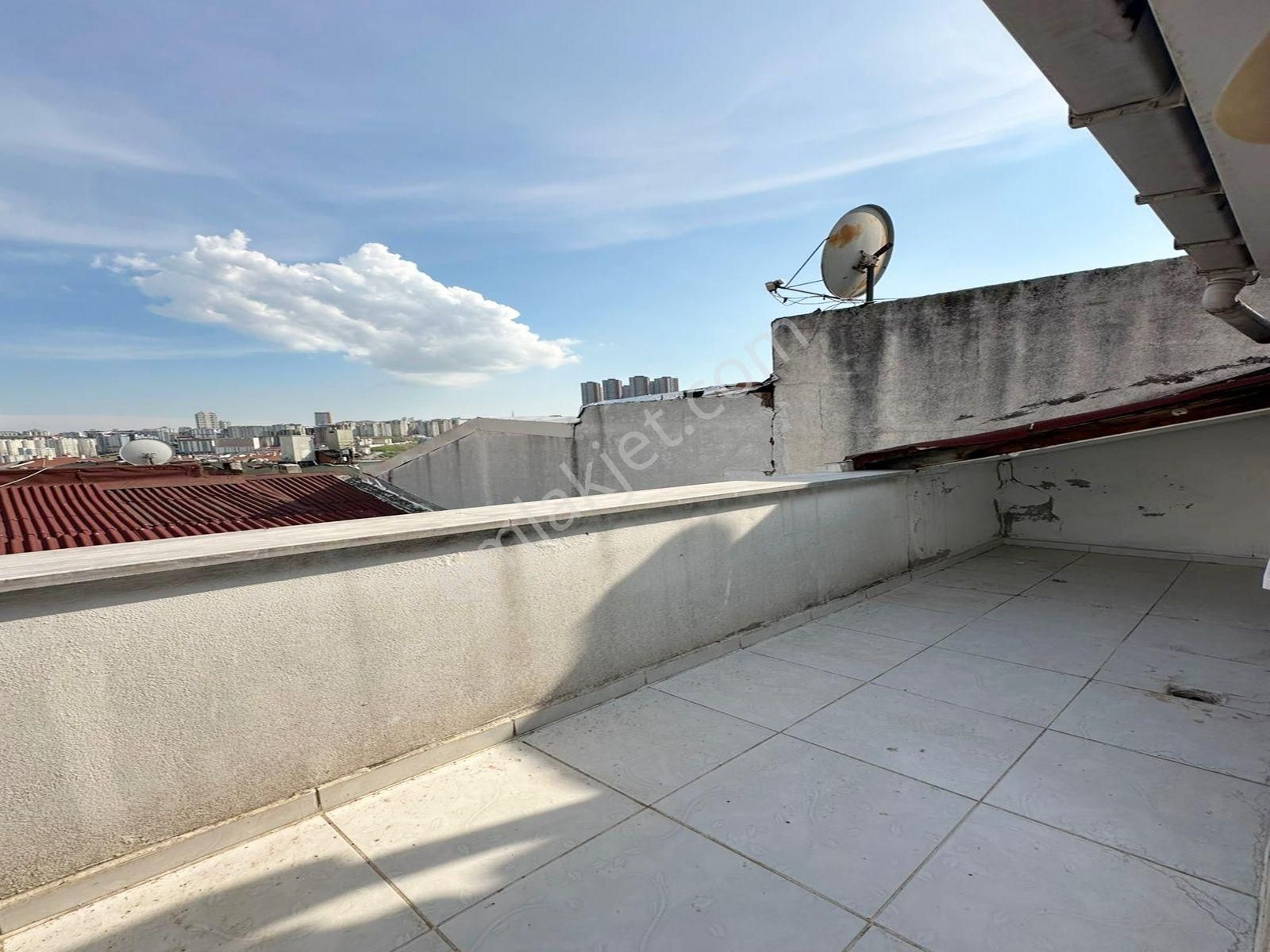 Esenyurt Atatürk Mh Merkezi Konum Çift Teraslı 2+1 Kiralık Daire