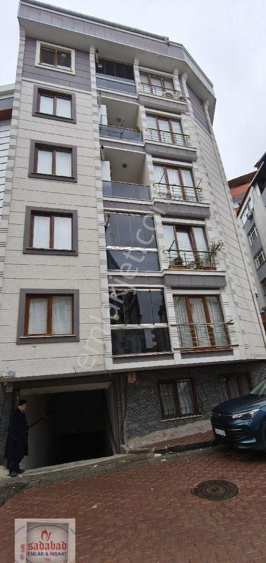Kağıthane Merkez Brüt 110m2 Net 65 M2 Bahçeli Kapalı Otoparklı Daire