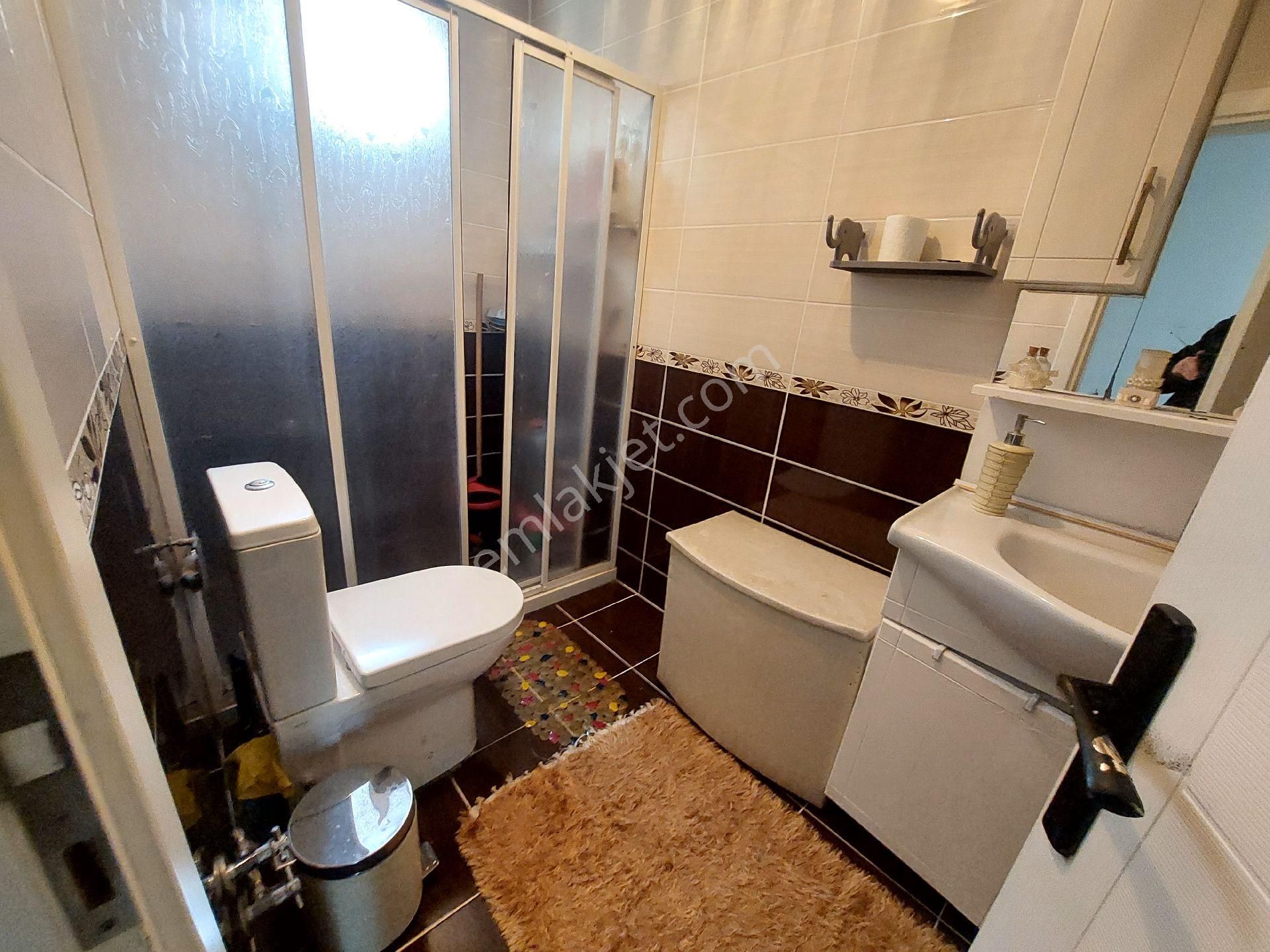 Gaziosmanpaşa Küçükköy De Satılık Daire Birinci Kat 3+1 135 M2 - Görsel 16